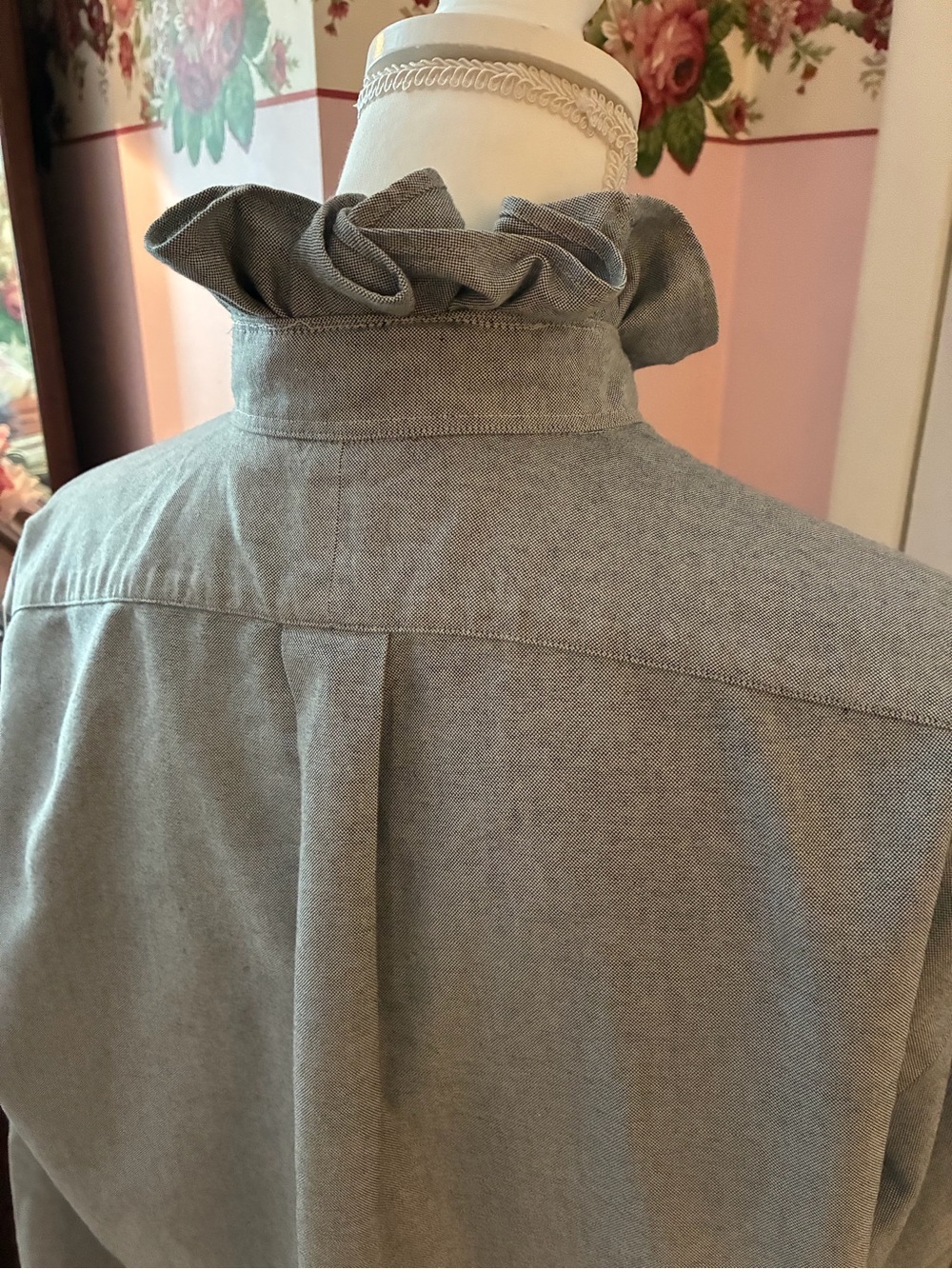 Re-worked up-cycled ruffled collar shirt - Picture 3 of 5